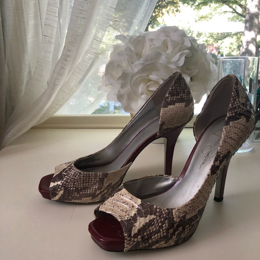 Snake skin Pump